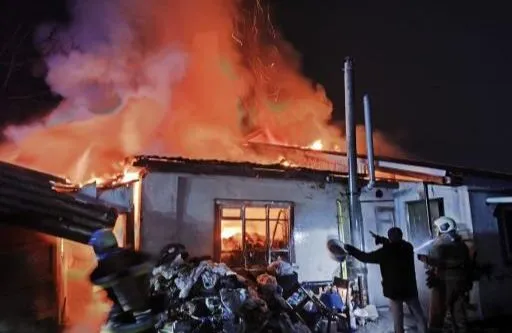 В Подольском районе Полтавы сгорел жилой дом — погибла 83‑летняя женщина