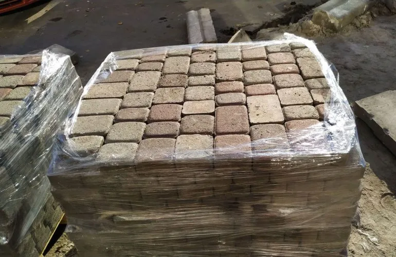 В Полтаве на складах коммунальников хранится лишь 1220 м² демонтированной плитки