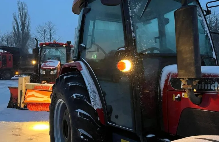 Коммунальные службы Полтавы ликвидируют последствия снегопада: привлечено более 260 работников