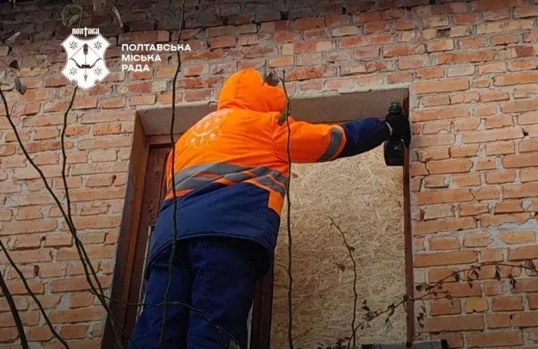 У Полтаві: 33 вибиті вікна і пошкоджені дахи після нічних вибухів