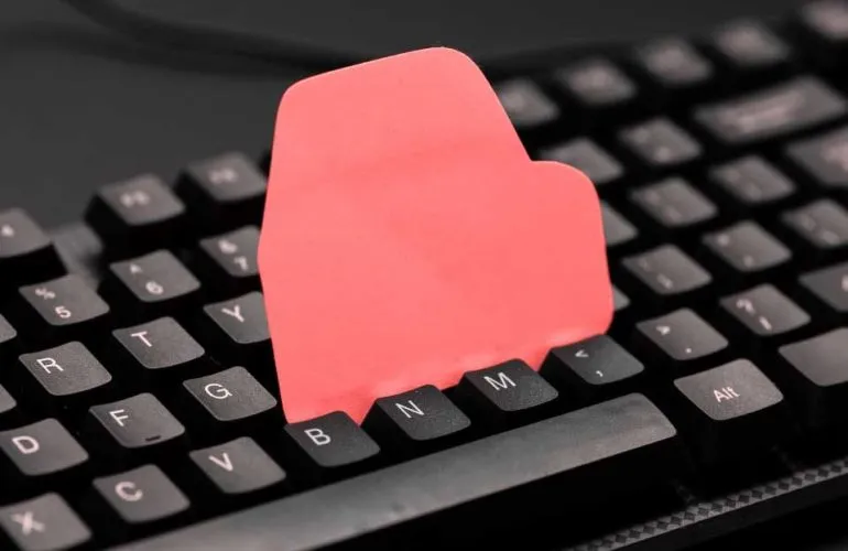 Полтавка втратила 140 тисяч грн через шахрайство із «вподобайками»