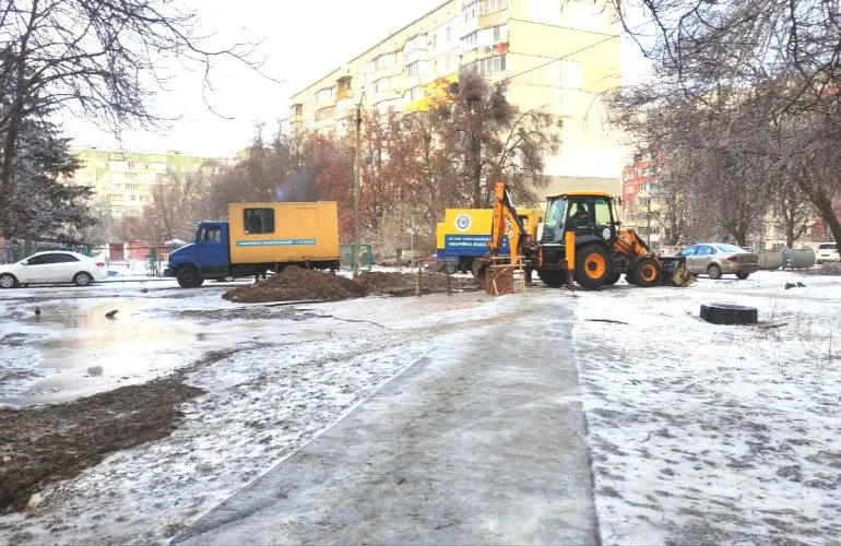 На Садах-2 затопили котлован водоканалу і пошкодили кабель обленерго