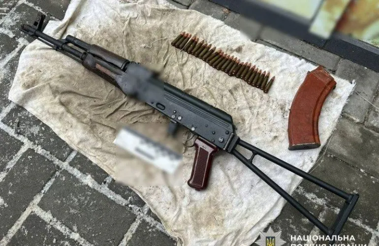 У Лубнах затримали чоловіка за нічну стрілянину по будинках