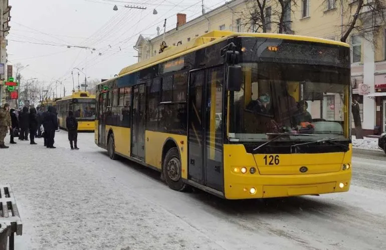 В Полтаве остановлено движение троллейбусов из-за гололеда на контактной сети