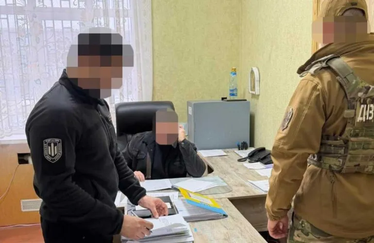 ДБР раскрыл начальника кременчугского ТЦК за укрытие от мобилизации