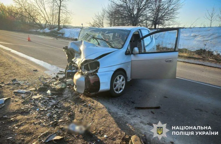 В Пирятинской громаде столкнулись два легковых автомобиля, пятеро пострадавших