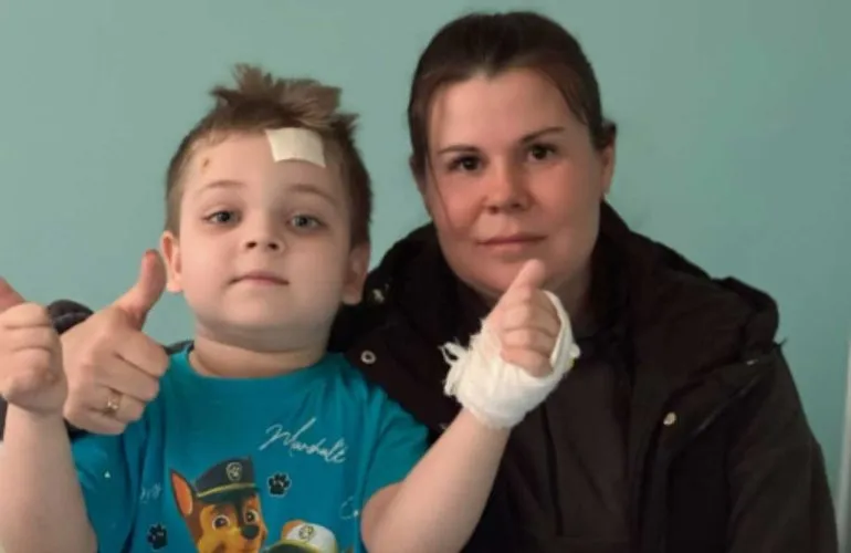 П’ятирічного хлопчика виписали після обстрілу Полтави — сім’ї зібрали 564 249 грн