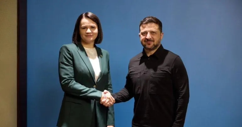 Зеленський зустрівся з Тихановською в Києві