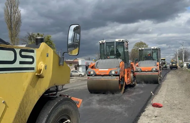 На Полтавщине отремонтировали более 600 тыс. кв. м дорожного покрытия за три месяца